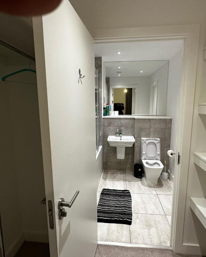 Luxury 2 Bedrooms Apartment Barking  Exterior foto